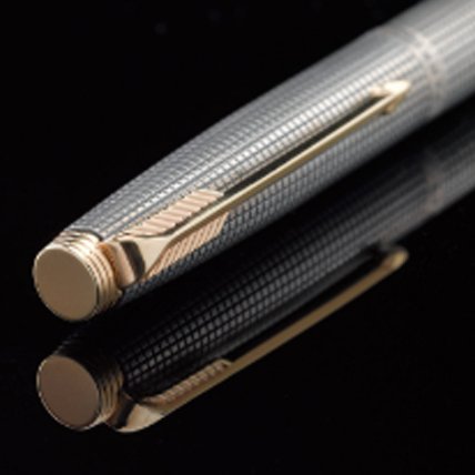 Closeup of a Parker 75 pen cap and barrel.